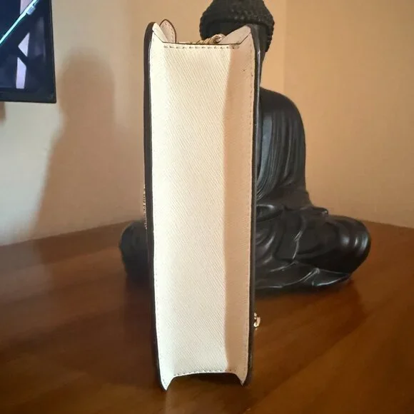 Kate Spade Crossbody – BRAND NEW – Elegant Cream + Gold Chain $120 - Picture 2 of 6